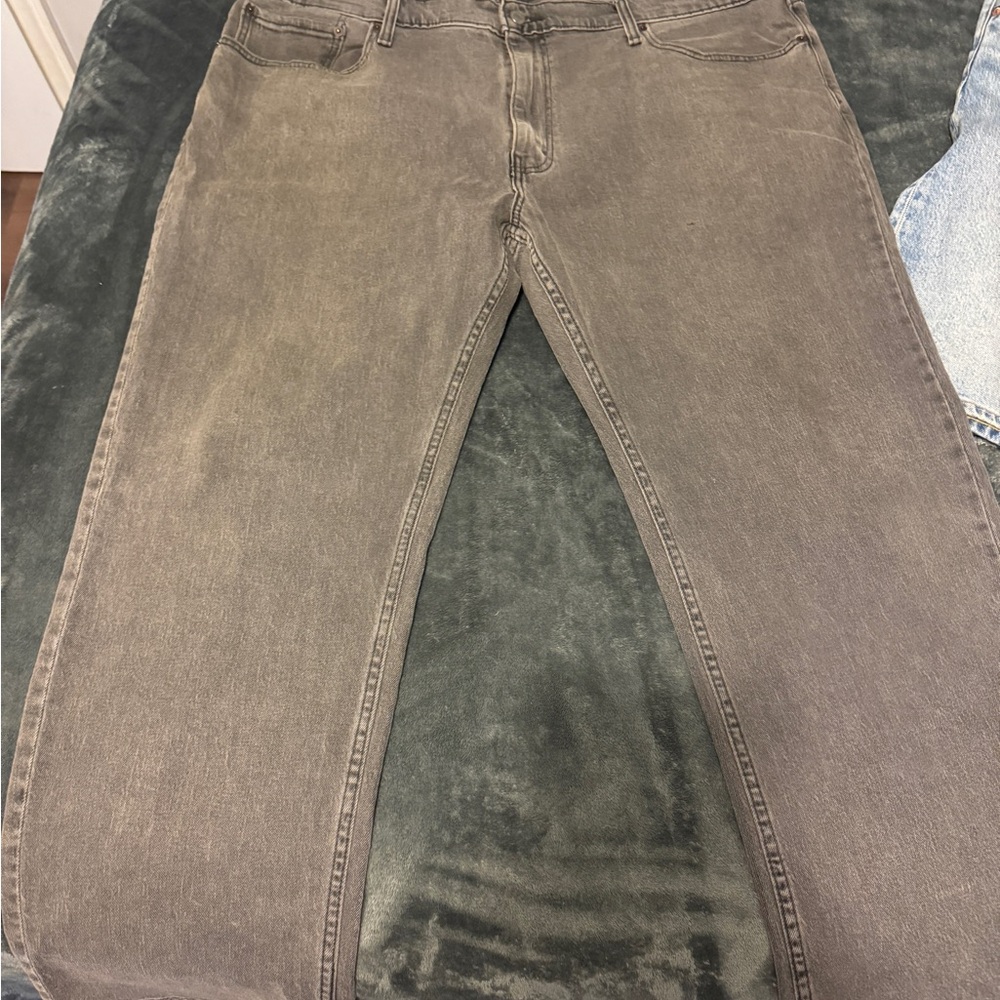 Levi's Men's Relaxed Jeans in Brown